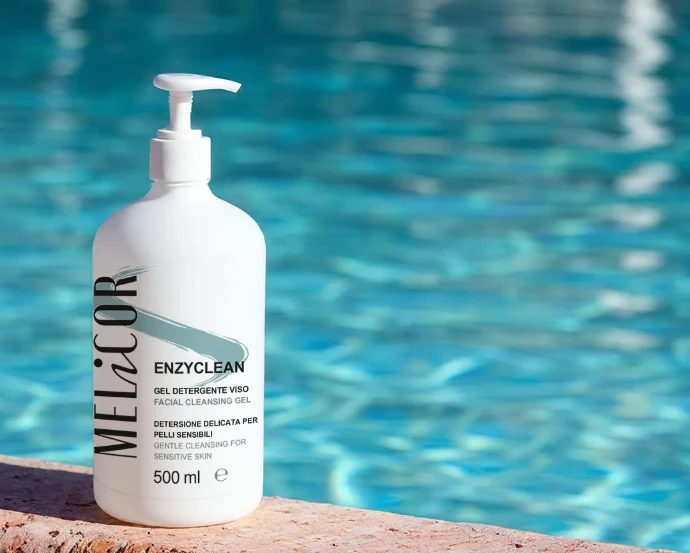 Gentle cleansing of sunburned skin with natural ingredients for sensitive skin care