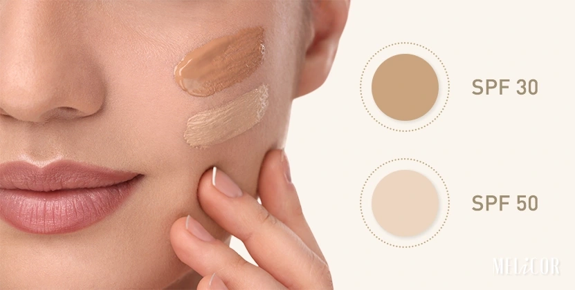 Confronto dei due SPF colorati Melicor, mostrati sulla pelle per evidenziare adattabilità e uniformità del tono